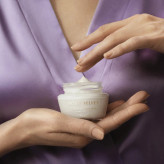 کرم روز لیفت رویال ولوت SPF 20 اوریفلیم +40 سال